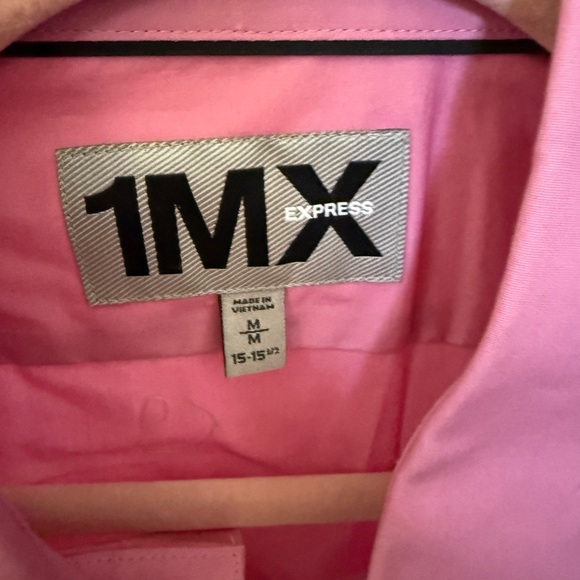 Express Fitted Button-Up Shirt - Picture 2 of 4